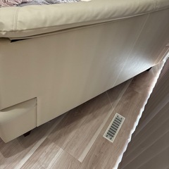 【レザー3人掛けソファー】の画像