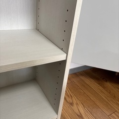 高さが調整できる本棚の画像