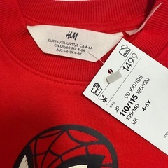 新品✨ Ｈ＆Ｍ スパイダーマン トレーナー 110cmの画像
