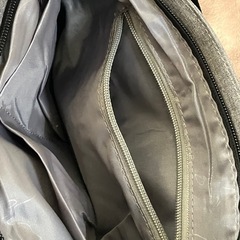 バッグ　小型　週刊誌入ります　generic の画像