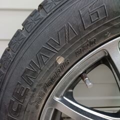 スタッドレスタイヤ　205/60R16 16インチ　４本セットの画像