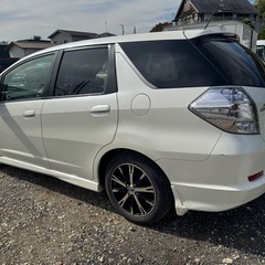 フィットシャトルハイブリッド　106000km R9年3月の画像