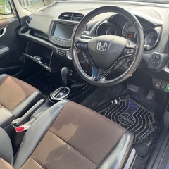 フィットシャトルハイブリッド　106000km R9年3月の画像