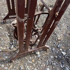 アンティークレトロなミシンのあしの画像