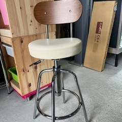 ニトリ カウンターチェア マスク ガス圧式昇降 4ホンアシ WH 上下動OK！ チェア 中古品 ③の画像