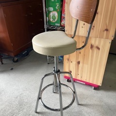 ニトリ カウンターチェア マスク ガス圧式昇降 4ホンアシ WH 上下動OK！ チェア 中古品 ③の画像