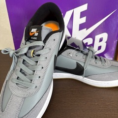 NIKE SB グレー スニーカーの画像
