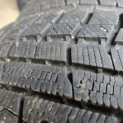 215/60R17 トーヨー スタッドレスの画像