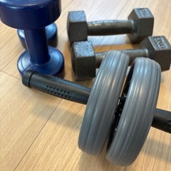 ダンベル腹筋ローラーセットの画像