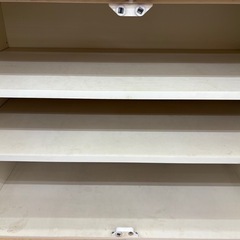 【ドリーム川西店限定】☆ジモティー見たよ割引☆2枚扉食器棚 NA×WHT×BLK  クリーニング済み 【2125560000033954】 の画像