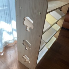 おもちゃラックの画像