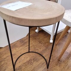 ★リユースのサカイ水戸店★  サイドテーブル 木目 H60.5×D×W35 クリーニング済み MT6172の画像