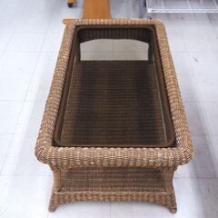 ガラス天板　籐センターテーブル　リユース品　価格　7,700円の画像