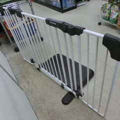 ①日本育児 ベビーゲート おくだけタイプ 直列時最大幅122cm ブラウン系 とおせんぼ 札幌 西野店の画像