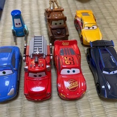 トミカカーズ、ミニカー、車のおもちゃの画像