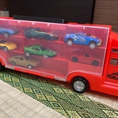 トミカカーズ、ミニカー、車のおもちゃの画像