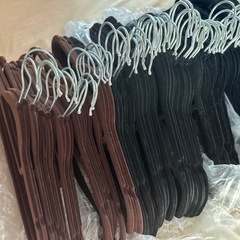 滑らないハンガー 81本の画像