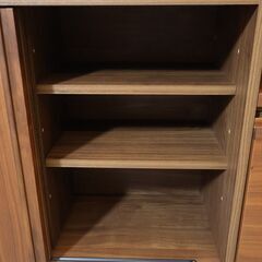 TAKANO MOKKOU(高野木工)のVINE(ヴィネ) ウォールナット材 キッチンカウンターです。ナチュラルモダンや北欧スタイルなどにおススメのキッチンボードはカッコいいインテリアのアクセントに♪の画像