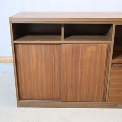 TAKANO MOKKOU(高野木工)のVINE(ヴィネ) ウォールナット材 キッチンカウンターです。ナチュラルモダンや北欧スタイルなどにおススメのキッチンボードはカッコいいインテリアのアクセントに♪の画像