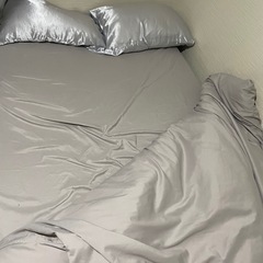 21日引き取り希望セミダブル布団、マット、枕2個セットの画像