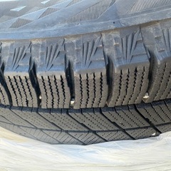 スタッドレスタイヤ　195/65R15の画像