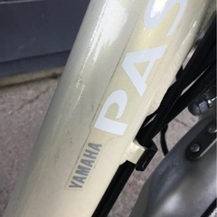 h-195△ q 岐阜発/ヤマハPAS/電動アシスト三輪自転車/スイングあり/3段変速/バッテリー6.2Ah/充電器なし/走行確認/鍵破損/現状品/R7.11/1 △の画像