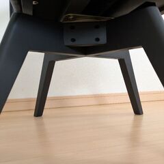 回転式ダイニングチェア　座面高およそ42cmの画像