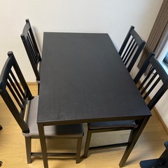 ダイニングテーブル、イス4脚の画像