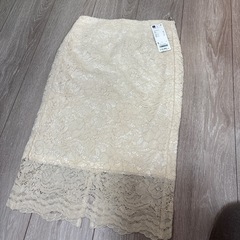 【新品】GU レースタイトスカート S ベージュの画像