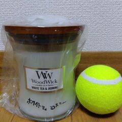 カメヤマロウソク「WoodWickジャーM」ホワイトティー＆ジャスミンの画像