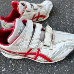 asics 24cm トレシューの画像