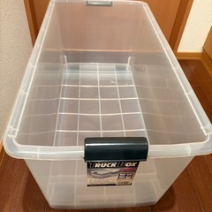 衣装ケース２つ（フタなし）の画像