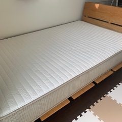 セミダブルベッドの画像