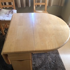 折りたたみテーブル椅子4脚付きの画像