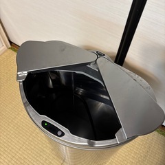 自動開閉ゴミ箱　45Ｌの画像