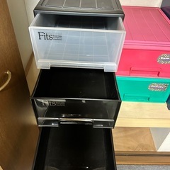 押入れ　衣類収納ケース　7個セット（棚、洋服、クリヤーケース）の画像