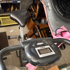 乗馬マシーン、エアロバイクの画像