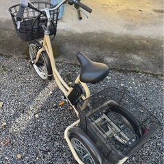 電動アシスト三輪車の画像