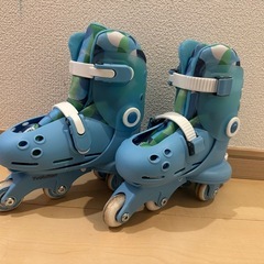 キッズインラインスケート、プロテクター、ヘルメット　3点セット　
ブルーの画像