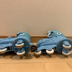 キッズインラインスケート、プロテクター、ヘルメット　3点セット　
ブルーの画像