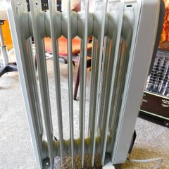 【JM875】DeLonghi デロンギ オイルヒーター H770812EFSN-GY 約8畳～10畳 ゼロ風暖房 暖房器具の画像