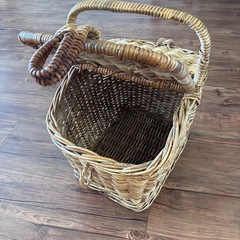 カゴ、バスケット
の画像