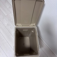 蓋つき45Lゴミ箱2つ　(1つ2000円)の画像