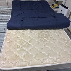 折りたたみベッドの画像