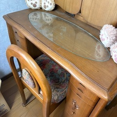 三面鏡 
ドレッサーの画像