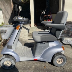 ☆受け渡し予定者様決まりました☆
スズキのセニアカー　ET -4A かな？　バッテリーがダメなため現在不動です。です。の画像