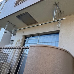 伸縮式物干しラックの画像