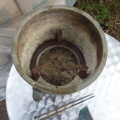 火鉢　？　名入り　詳細不明　長期放置品　汚い　ボロイ　使用方法不明の画像