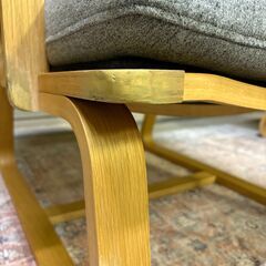 【11/29（土）限定！指定先へ送料無料でお届けします（墨田区、江東区、台東区）】無印良品 リビングでもダイニングでもつかえる ソファチェア 2脚セット アーム付き オーク材の画像