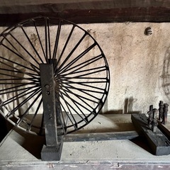 ★木製糸巻★　旧家蔵出し　機糸巻き機 紡ぎ機 古民家 古民具 骨董 古道具 レトロ アンティーク ディスプレイ　2台の画像